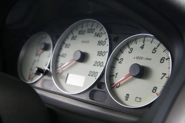 汽車標識logo都是如何進行打標的？答案是用激光打標機！(圖1)